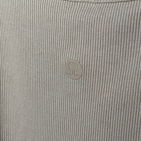 Lululemon LA Front Cut-Out Crop Tank in Trench - Picture 6 of 7